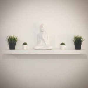 Buddha mester a közösségi teremben